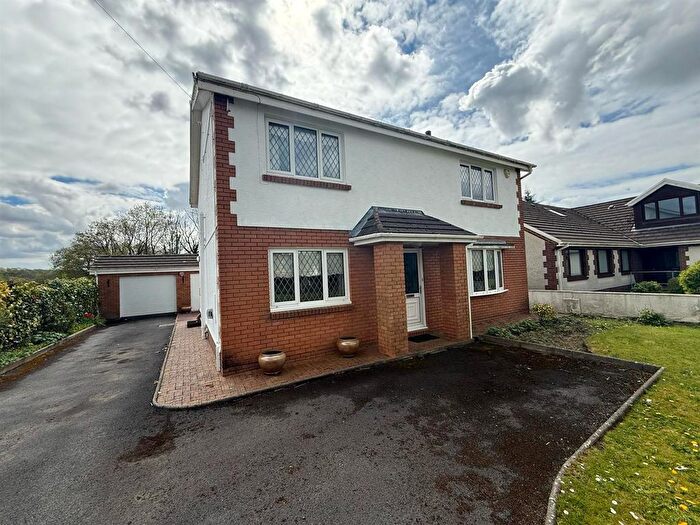4 Bedroom Detached House For Sale In Kings Road, Llandybie, Ammanford, SA18