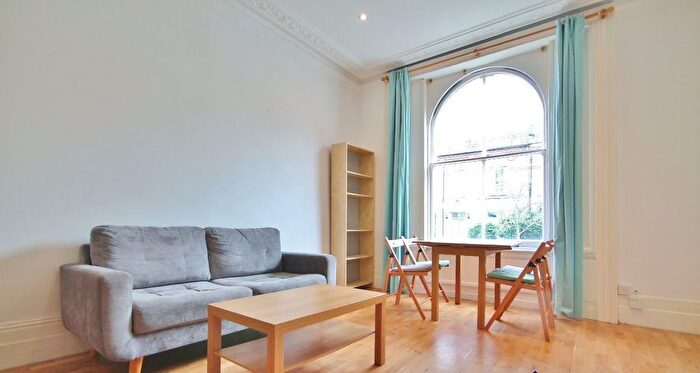 2 Bedroom Flat To Rent In Beacon Hill, London, N7
