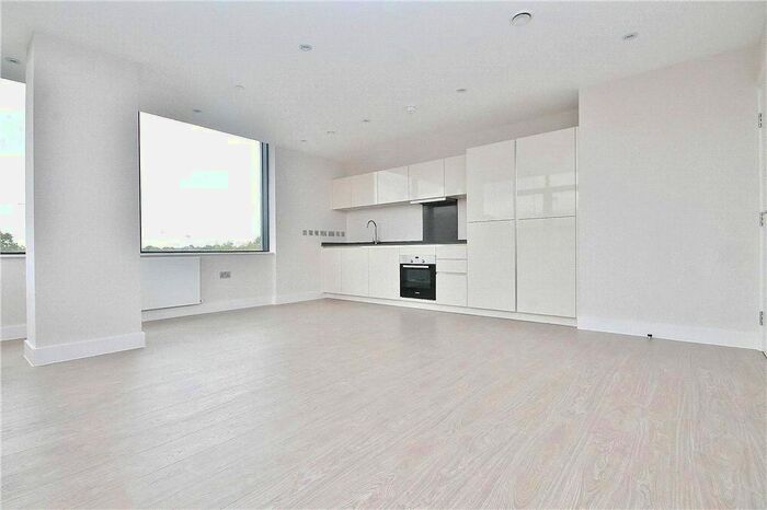 2 Bedroom Flat To Rent In Staines Road West, Sunbury-On-Thames, Surrey, TW16