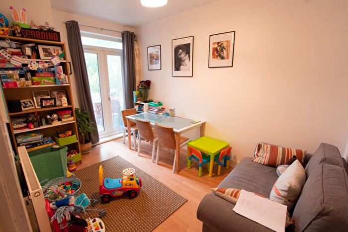 3 Bedroom Semi Detached House To Rent In Twickenham Road, London, E11