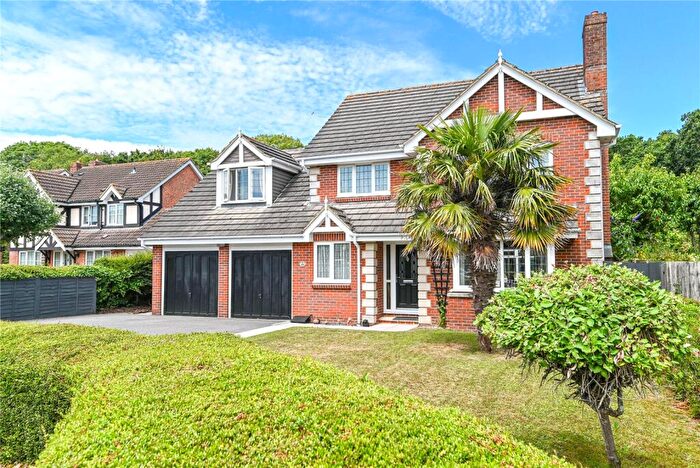 5 Bedroom Detached House For Sale In Velvet Lawn Road, New Milton, Hampshire, BH25