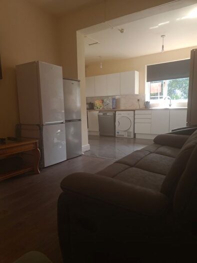 8 Bedroom Terraced House To Rent In Harlaxton Drive, Nottingham, NG7