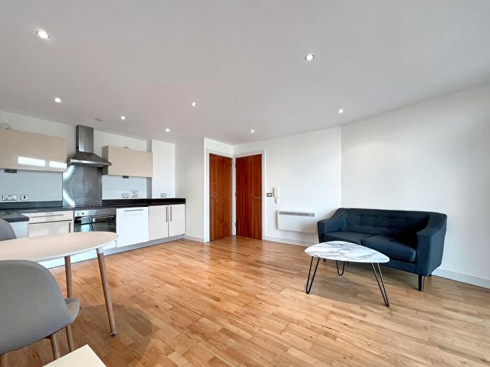 1 Bedroom Property To Rent In Aruba, Gotts Road, Leeds, LS12