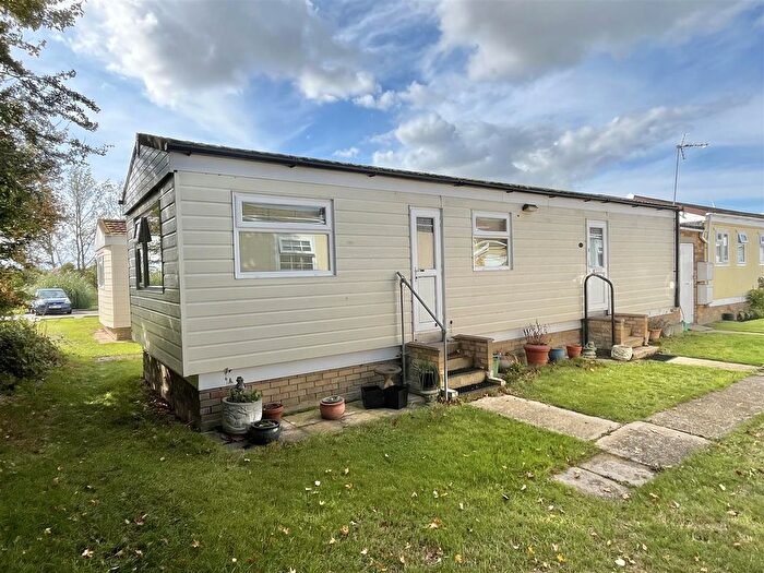 2 Bedroom Park Home For Sale In Meadowview Park, St. Osyth Road, Little Clacton, Essex, CO16