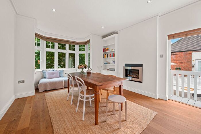 3 Bedroom Maisonette To Rent In Oakwood Road, London, SW20