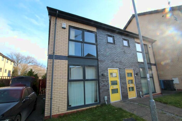 2 Bedroom Semi-Detached House To Rent In Needlers Way, Hull, East Riding Of Yorkshire, HU5