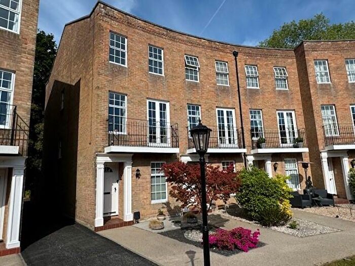 4 Bedroom Mews For Sale In Lindsay Road, Branksome Park, BH13