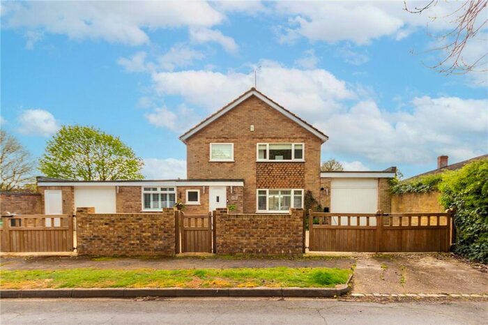 3 Bedroom Detached House For Sale In Common Road, Kensworth, Dunstable, LU6