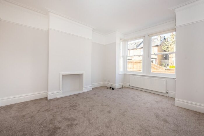 1 Bedroom Maisonette To Rent In Burton Road, Kingston Upon Thames, KT2