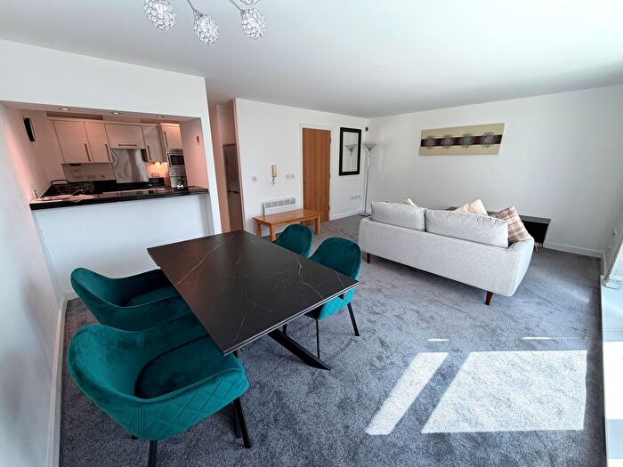 2 Bedroom Flat To Rent In Waterside Way, Nottingham, NG2