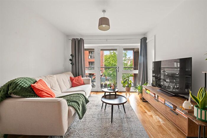 2 Bedroom Flat For Sale In Arla Place, Ruislip, HA4