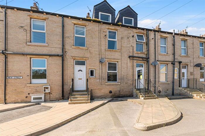 3 Bedroom Terraced House For Sale In New Street, Bailiff Bridge, Brighouse, HD6