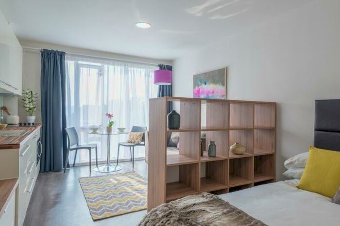 Studio To Rent In St John's Road Leeds, LS3