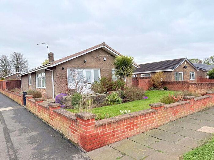 3 Bedroom Bungalow For Sale In Farndale Gardens, Shildon, DL4