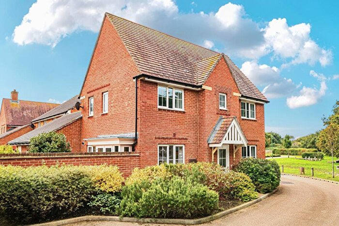 3 Bedroom Detached House For Sale In Sandpiper Walk, West Wittering, PO20