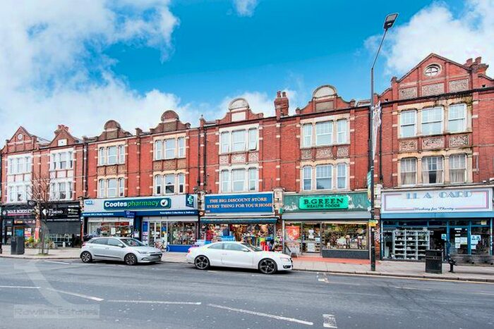 Studio To Rent In Ballards Lane, Finchley Central, N3