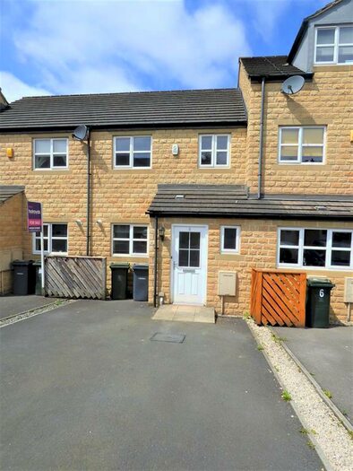 3 Bedroom House To Rent In Clough Fold, Keighley, BD21