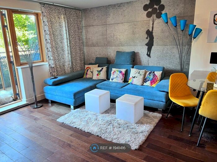 2 Bedroom Flat To Rent In Meath Crescent, London, E2