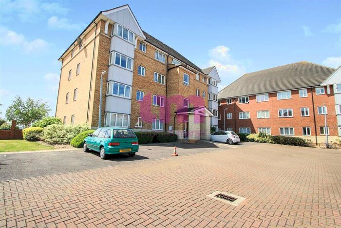 1 Bedroom Flat For Sale In St Leonards Close, Grays, RM17