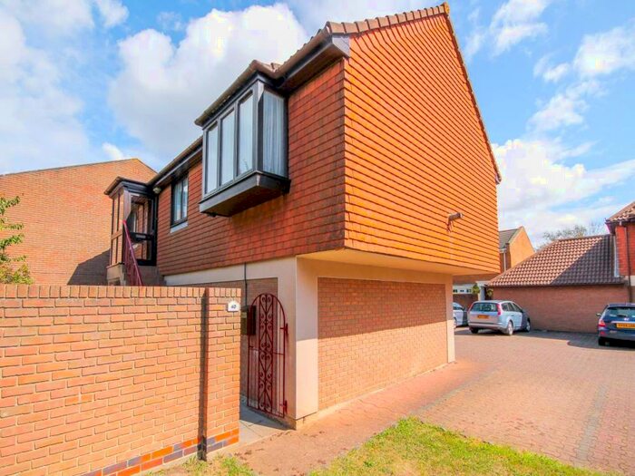 3 Bedroom Flat To Rent In Disraeli Road, Mudeford, Christchurch, BH23