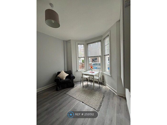 2 Bedroom Flat To Rent In Portnall Road, London, W9