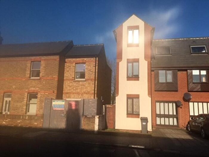 2 Bedroom Terraced House To Rent In St Johns Road, Isleworth, TW7