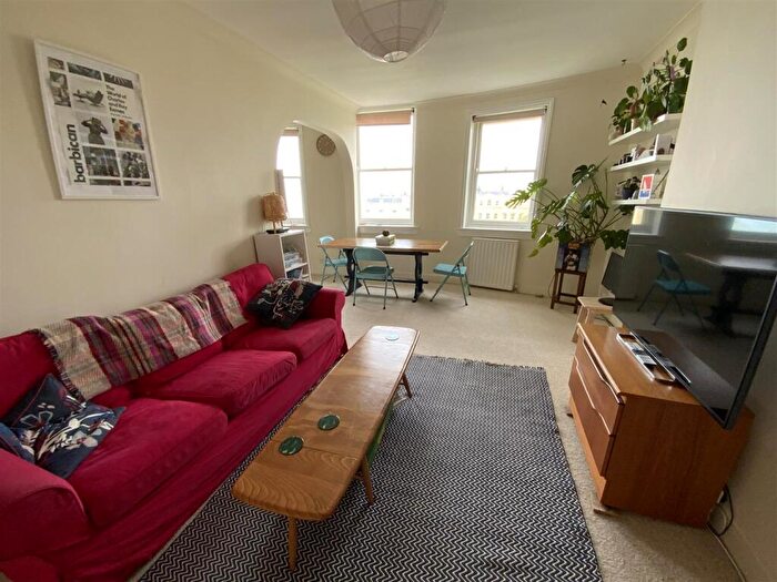2 Bedroom Flat For Sale In Brunswick Square, Hove, BN3