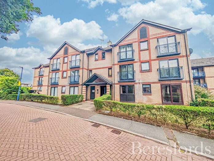 2 Bedroom Flat For Sale In Claremont Heights, Colchester, CO1