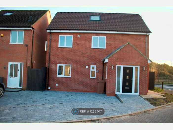 4 Bedroom Detached House To Rent In Kennett Way, Stevenage SG1