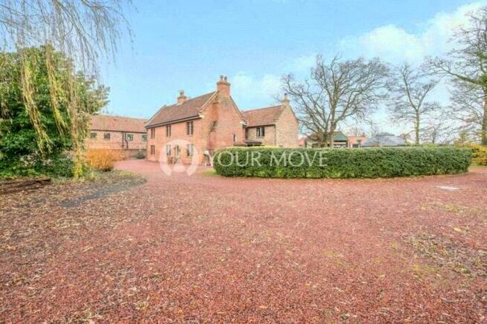 4 Bedroom Detached House For Sale In Selby Road, Howden, Goole, East Yorkshire, DN14