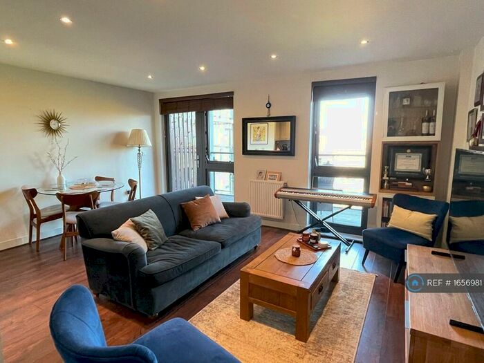 2 Bedroom Flat To Rent In Gabriel Court, London, NW9