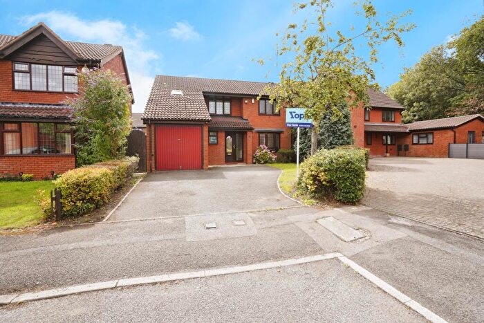 4 Bedroom Detached House For Sale In Rotherfield, Luton, LU2