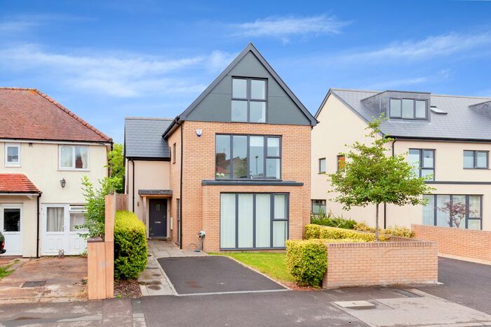 4 Bedroom Detached House To Rent In Cricket Road, Oxford, OX4