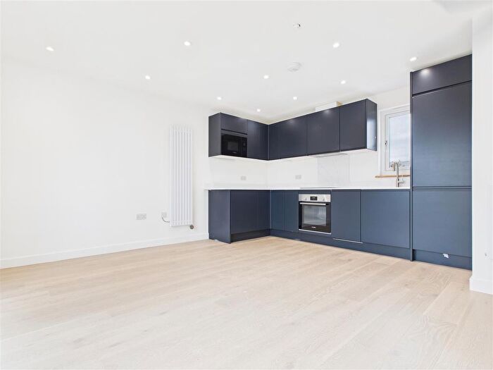 1 Bedroom Flat To Rent In Rosemont Road, Acton, W3