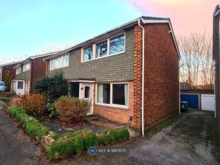 3 Bedroom Semi-Detached House To Rent In Beechwood Gardens, Southampton, SO18