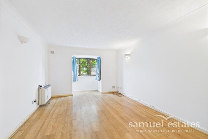 1 Bedroom Flat To Rent In Dukes Avenue, New Malden, KT3