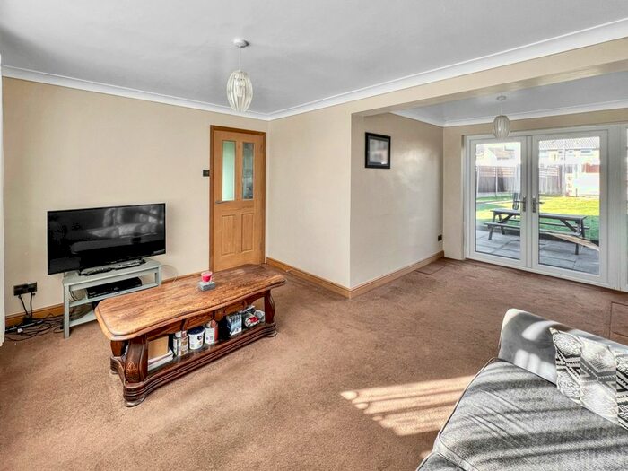 2 Bedroom SemiDetached House For Sale In Wilberforce Way, Gravesend