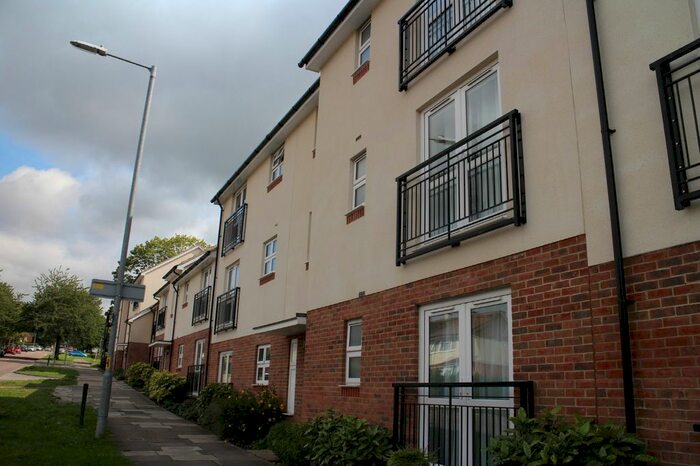 2 Bedroom Flat To Rent In Gray Court, Sish Lane, Old, Town, Stevenage, SG1