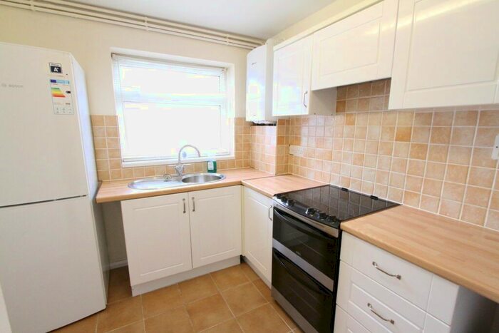 2 Bedroom Flat To Rent In Bankside, Banbury, Oxon, OX16