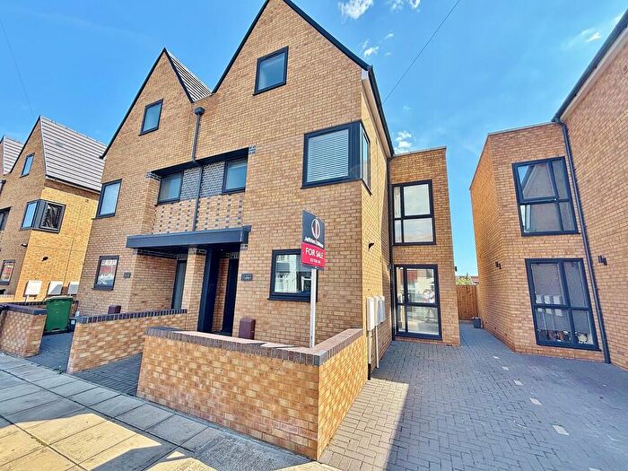 4 Bedroom Town House For Sale In Compton Road, North End, PO2