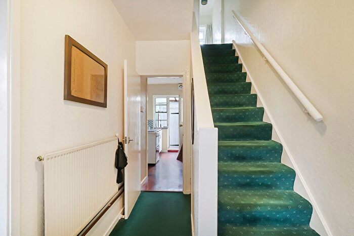 3 Bedroom End Of Terrace House For Sale In Newington Avenue, Southend-On-Sea, SS2