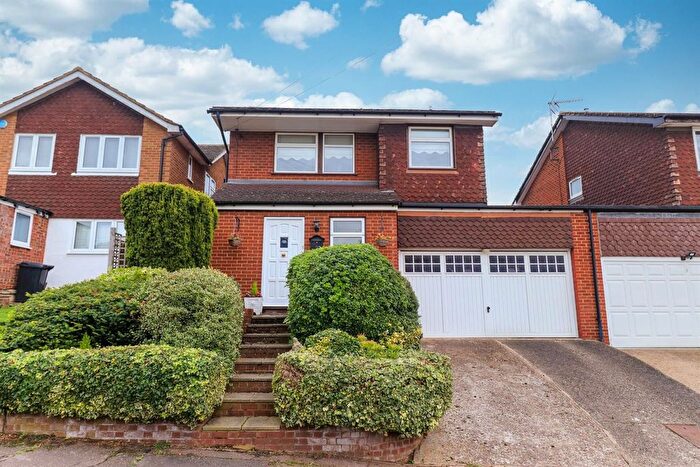 4 Bedroom Detached House For Sale In John Eliot Close, Nazeing, EN9