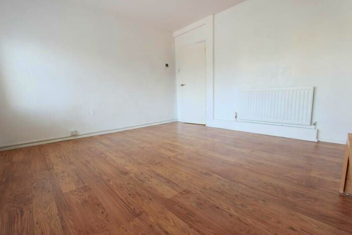 1 Bedroom Apartment To Rent In Wadham Avenue, London, E17