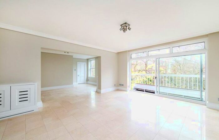3 Bedroom Apartment To Rent In Circus Road, St Johns Wood, London, NW8