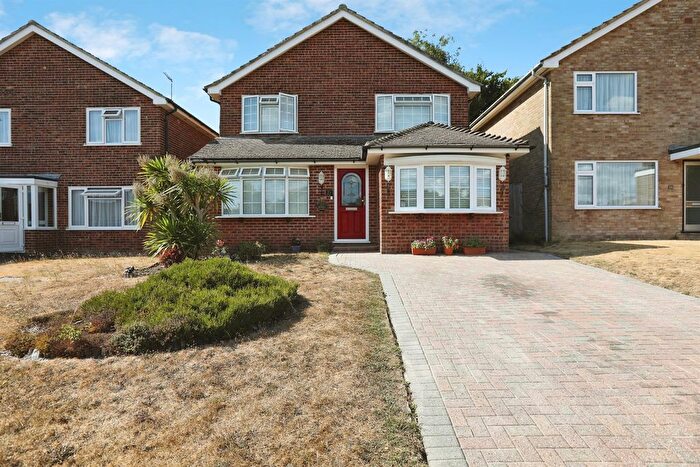 4 Bedroom Detached House For Sale In Merlin Way, East Grinstead, RH19