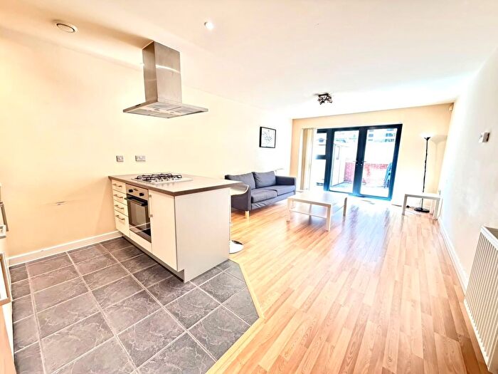 1 Bedroom Flat To Rent In Ordell Road, London, E3