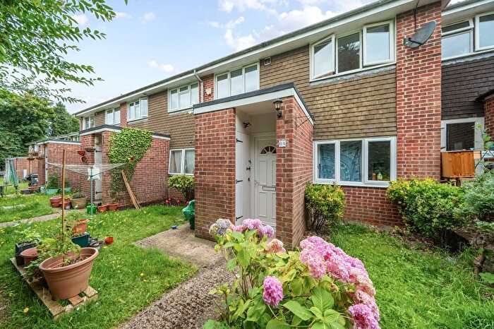 2 Bedroom Maisonette To Rent In Redfield Court, Newbury, RG14
