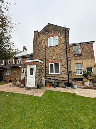 2 Bedroom Property For Sale In Whitton Road, Hounslow, TW3