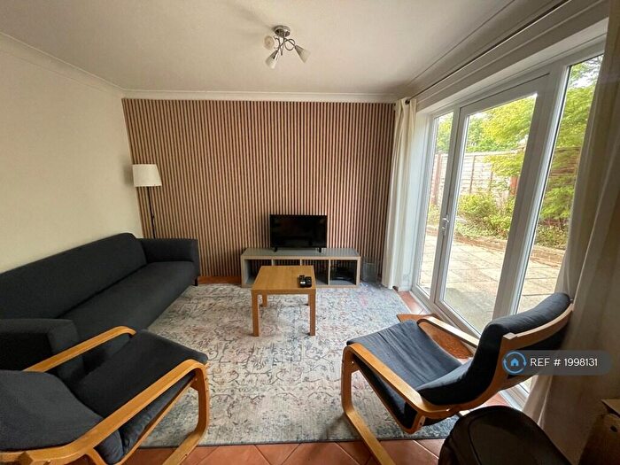 4 Bedroom Semi-Detached House To Rent In Roman Way, Farnham, GU9