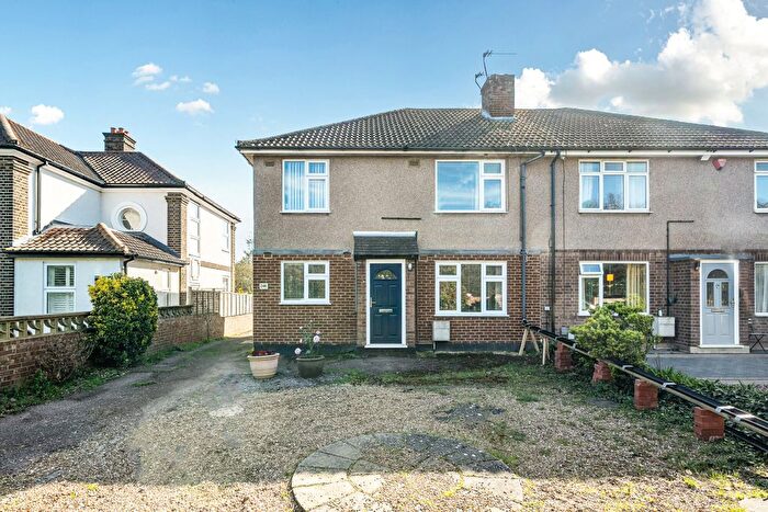 2 Bedroom Flat For Sale In Iron Mill Lane, Crayford, Dartford, DA1